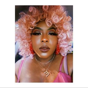 Meet your Posher, Ebony